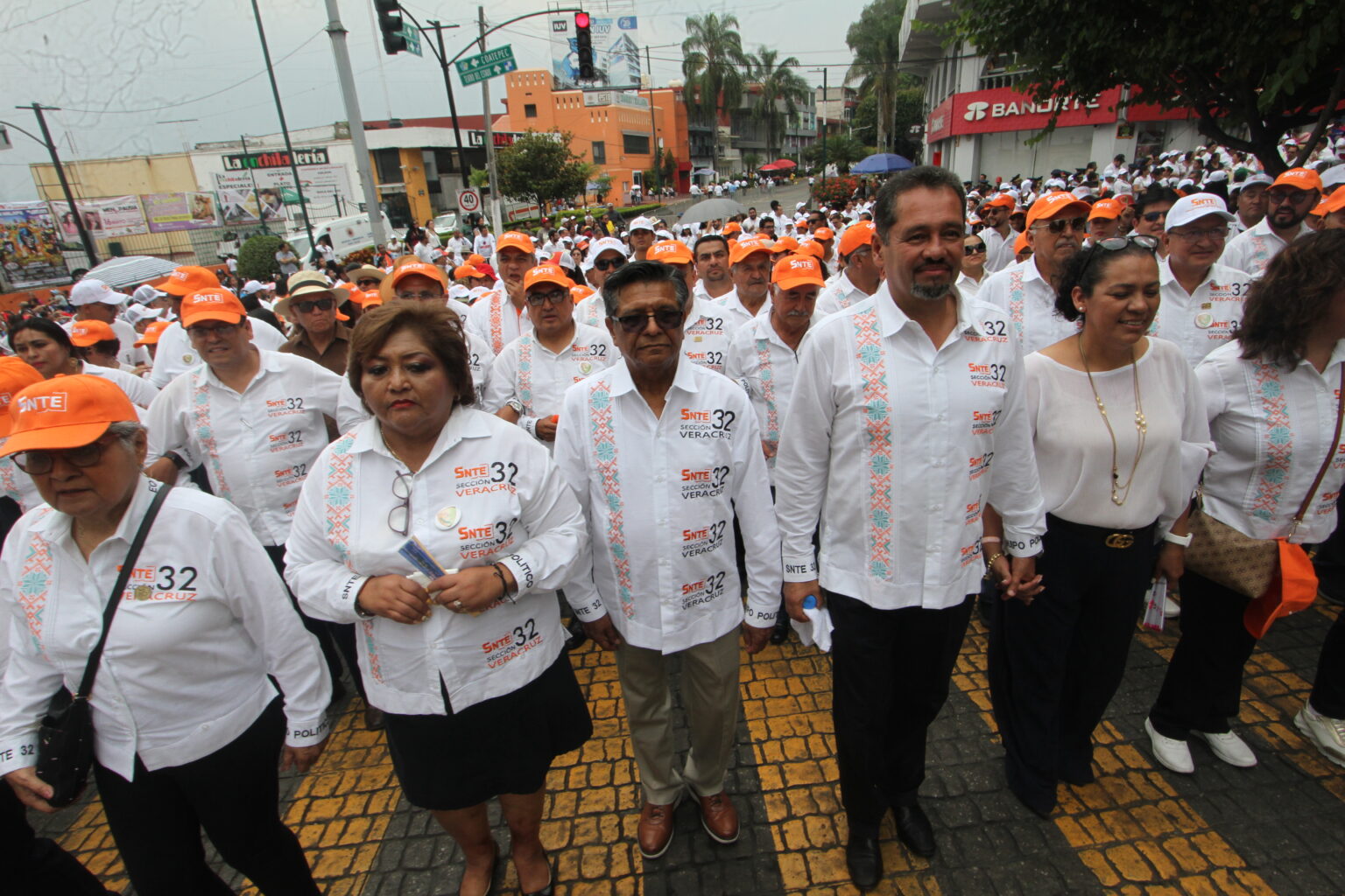 La Sección 32 del SNTE presente el el Desfile del Día del Trabajo ...
