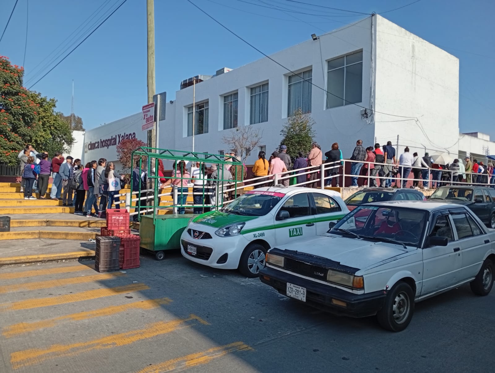 Inconformidad de derechohabientes del ISSSTE por la larga fila para ...